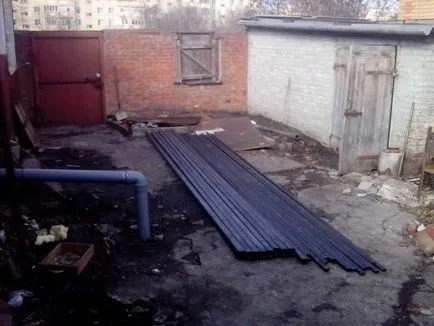 A kapu hullámkarton kezét Photo & Video (fólia) A kapu hullámkarton kezét fotó és videó