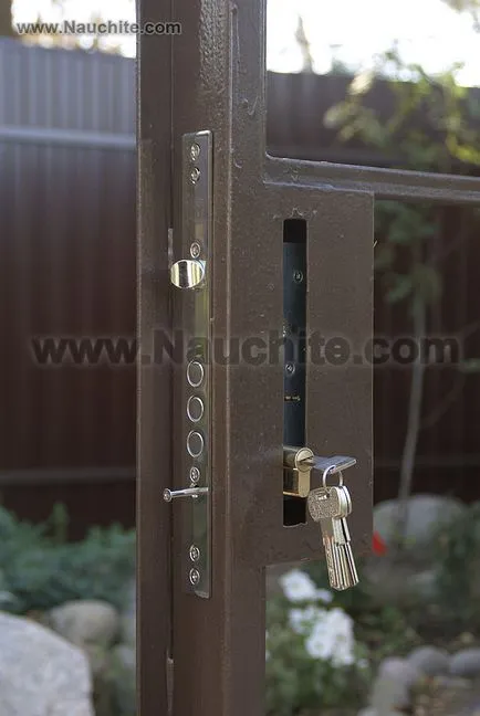 Kapu egy átjáró kapuhoz vagy külön-külön (gate) Kapu egy átjáró kapuhoz, vagy külön-külön