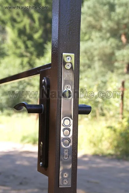 Kapu egy átjáró kapuhoz vagy külön-külön (gate) Kapu egy átjáró kapuhoz, vagy külön-külön