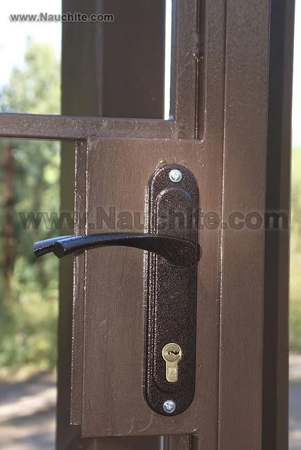 Kapu egy átjáró kapuhoz vagy külön-külön (gate) Kapu egy átjáró kapuhoz, vagy külön-külön
