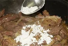 Marha Stroganoff (bifstrogany) marhahús - egy recept lépésről lépésre fotók