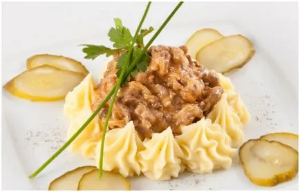 Marha Stroganoff klasszikus recept lépésről lépésre fotók