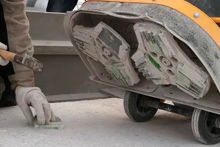 Csiszolt betonpadló, azok előnyeit és hátrányait, a technológia szóló betonpadló (beton) Csiszolt betonpadló, azok előnyeit és hátrányait, betonon szóló technológia