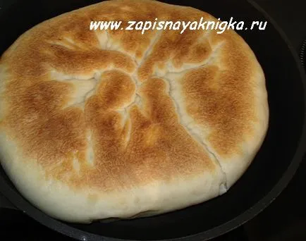 KHACHAPURI sajttal recept lépésről lépésre fotó (hogyan kell főzni KHACHAPURI) KHACHAPURI sajt-lépésre recept fotók