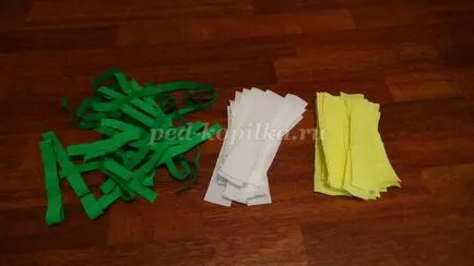 Tulipánok édességek kezével