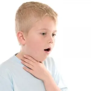 Mi a teendő, ha a gyermek fulladás elsősegély csecsemők, kisgyermekek egy évnél idősebb serdülők (gyerek) Mi a teendő, ha a gyermek fulladás elsősegély csecsemők, kisgyermekek egy évnél régebbi, a tinédzser