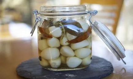 Ecetes fokhagyma fejek a téli - video recept (fej) Ecetes fokhagyma fejek a téli - egy recept videó