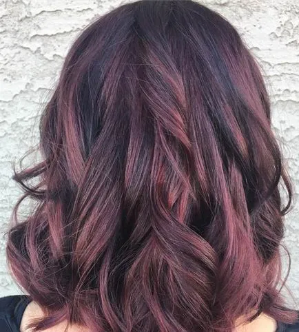 Hair Color mahagóni - hogyan kell festeni és színező ötletek 20 (festék) Hair Color mahagóni - hogyan kell festeni, és színezés 20 ötletek