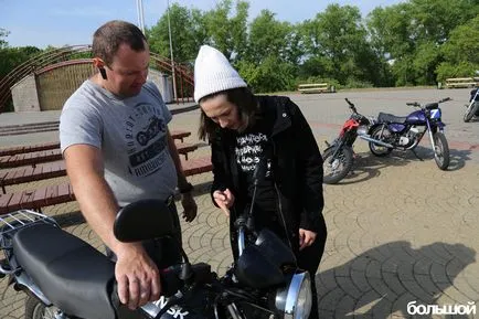 Egy lány és egy motorkerékpár, mint ahogy elkezdődött