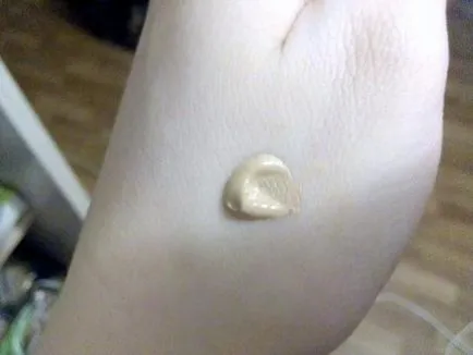 Két krém Chanel vitalumiere aqua és a tökéletesség Lumiere - értékelés kozmetikumok (tökéletesség) Két krém Chanel vitalumiere aqua és a tökéletesség Lumiere - a kozmetikai vélemények