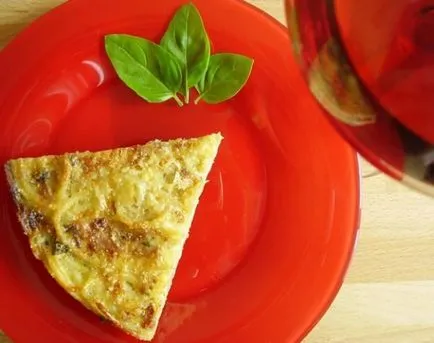 Mi készül egy sütemény tészta konzerveket, a rizs és a burgonya (teszt) Főzés pite konzerv tészta, burgonya és rizs