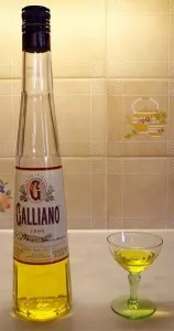 Olasz likőr Galliano és koktélok vele (Galliano Hot Shot) Olasz likőr Galliano és koktélok vele