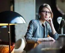 Arts keresni, hogy az üzleti modern művészeti galéria - forbes nő