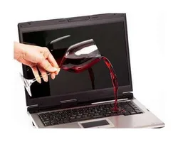 Öntött laptop billentyűzet vagy a számítógép, mi a teendő (laptop) Öntött laptop billentyűzet vagy a számítógép, mi a teendő