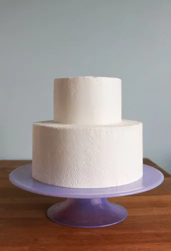 Hogyan máz egy esküvői torta vajkrém