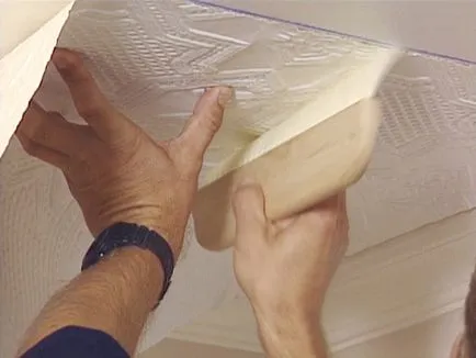 Hogyan akasztani tapéta a mennyezetre (mennyezeti) megfelelő vinil mennyezet (fotó és videó útmutató)