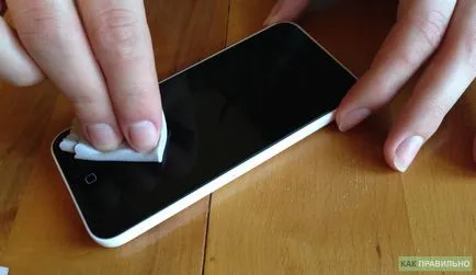 Hogyan illessze film a telefon, a védőfóliát az okostelefonon buborékok nélkül, video oktatás
