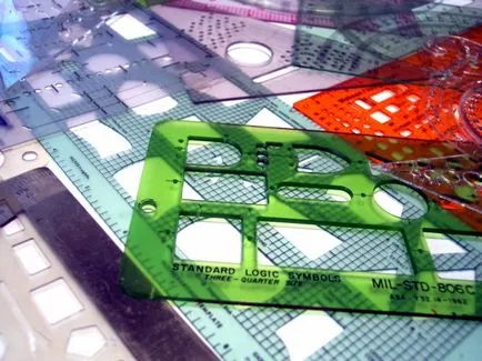 Hogyan lehet megtalálni a sugara a köré írt kör a háromszög (kb) Hogyan lehet megtalálni a sugara a köré írt kör a háromszög