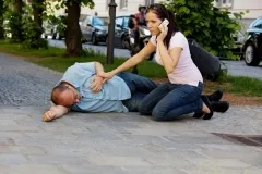 Hogyan elsősegélyt nyújtani esetén eszméletvesztés