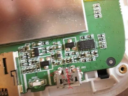 Cseréje egy törött USB-nyílás a lemez