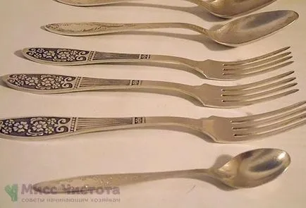 Hogyan tisztítható ezüst otthon feketéről csillogó gyorsan és hatékonyan (otthon) Hogyan tisztítható ezüst otthon feketéről csillogó gyorsan és hatékonyan