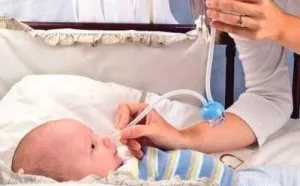 Hogyan kell helyesen tisztítani a kifolyó grudnichka - tanácsadás a szülőknek a gyermek legfeljebb egy évig