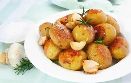 Főzni burgonya sült fokhagymás, pirított