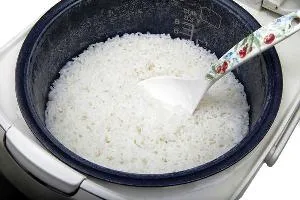 Főzni rizst multivarka lépésről lépésre recept (szakács) Főzni a rizst egy lépésről lépésre recept multivarka