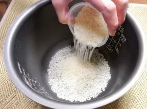 Főzni rizst multivarka lépésről lépésre recept (szakács) Főzni a rizst egy lépésről lépésre recept multivarka
