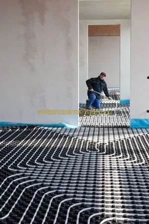 Hogyan tegyük meleg víz emeleten kezét - a típus és a telepítés szakaszában, mesterek ajánlások