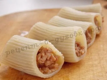 Hogyan kell főzni a cannelloni a hús a sütőben recept fényképpel (darált) Hogyan kell főzni a cannelloni a hús a sütőben recept egy fotó