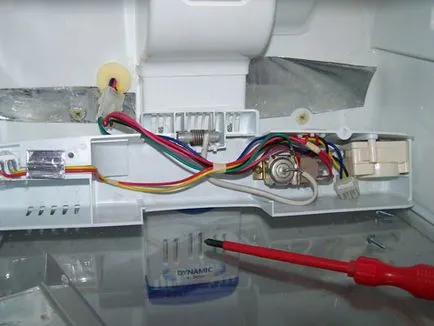 Hogyan orvosolható a hűtőben anélkül, hogy a mester