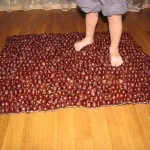 Hogyan készítsünk egy masszázs (ortopéd) mat gyerekek a fényképet kéz (saját) Hogyan készítsünk egy masszázs (ortopéd) mat gyerekek saját kezűleg fotó