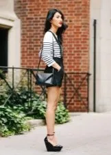 Női cipő (126 fotó) A legjobb cipő a nők, típusai, dr Martens gerzedo, Médea és Moschino,