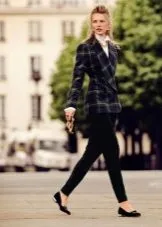Női cipő (126 fotó) A legjobb cipő a nők, típusai, dr Martens gerzedo, Médea és Moschino,