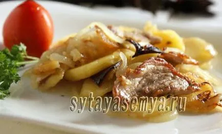 Sült burgonya hússal a serpenyőben (hús) Sült burgonya hússal egy serpenyőben