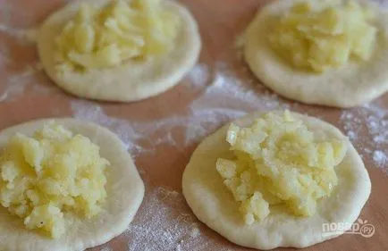 Sült burgonyával pogácsákat élesztő nélkül - lépésről lépésre recept fotók