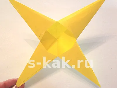 Hogyan készítsünk egy háromdimenziós csillag a papír