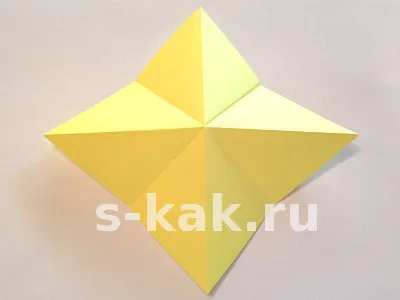 Hogyan készítsünk egy háromdimenziós csillag a papír