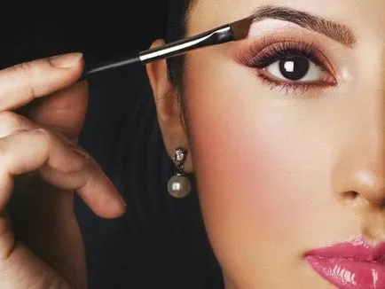 Hogyan készítsünk egy báb állapotok Barbie smink szem lépésről lépésre fotó útmutatók és videók (báb) Hogyan készítsünk egy báb állapotok Barbie smink szem lépésről lépésre fotó oktatóanyagokat és videókat