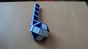 Hogyan készítsünk egy labdát a kígyók