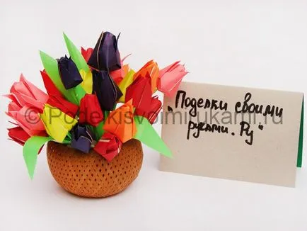 Hogyan lehet a papír tulipán a kezükből (papír) Hogyan lehet a papír tulipán a saját kezét