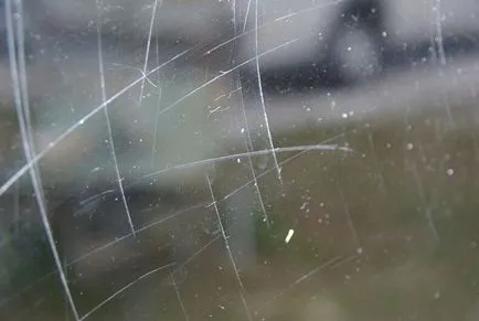 Hogyan lehet eltávolítani karcolások üveg (karcolások) Hogyan lehet eltávolítani karcolások az üveg