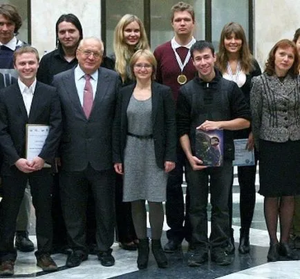 Hogy vannak a gyerekek Putyin, Medvegyev és Abramovics (a képen), hogy hozzanak létre egy nyereséges vállalkozás a semmiből! (Medvedeva Dmitriya Anatolevicha gyermek) Hogy vannak a gyerekek Putyin, Medvegyev és Abramovics (a képen), hogy hozzanak létre egy nyereséges vállalkozás a semmiből!