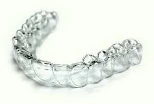 Hogyan, hogy összehangolják a fogak otthon egyedül (hogy összehangolják a fogakat otthon nélkül zárójelek aligners kondenzátor lemez Trainer Invizilayn felnőtt) Hogyan, hogy összehangolják a fogait otthon egyedül