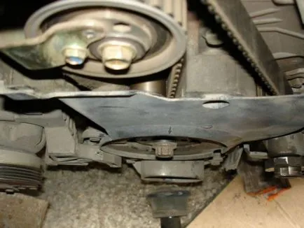Hogyan helyére a vezérműszíjat a motor audi a4 ANB, autós ellátásokat (a gumi tömítést a motorháztető) Hogyan cserélje ki a vezérműszíjat a motor audi a4 ANB, autós ellátásokat