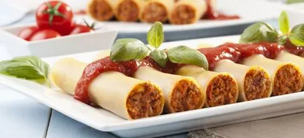 Cannelloni töltve - recepteket húst, csirkét, gomba és spenót (spenót) Cannelloni töltött - receptek húst, csirkét, gombát és a spenót