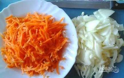 Burgonya gombával, tejszínes mártásban - lépésről lépésre recept fotók a (kulináris) Burgonya gombával, tejszínes mártásban - lépésről lépésre recept fotók