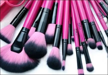Por ecset (26 fotó) Hogyan válasszuk ki egy ecsetet, és hogy mi a legjobb pirosító származó Oriflame, értékelés (pirulás) Por ecset (26 fotó) Hogyan válasszuk ki egy ecsetet, és hogy mi a legjobb pirosító származó Oriflame, vélemények