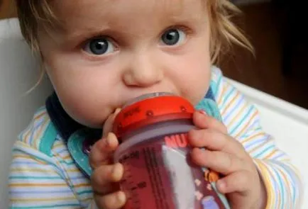 Amikor adja meg a gyermek juice